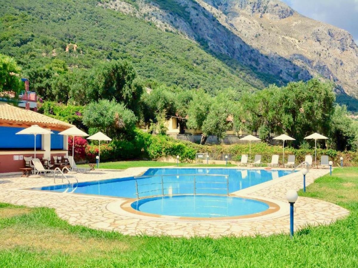 Blu & With Pool By Dadovillas Villa